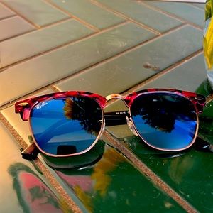 Ray-Ban, reflective chrome finish sunglasses 🕶️